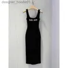 Grundläggande avslappnade klänningar lyx varumärke MIU Black Dress Designer Camisole Dress Sweet Mini Kjol Sexig ärmlös Vest Summer Y2K Sticked Tank Top L230916