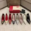 Bombas para mulheres sapatos de salto alto de luxo apontados rasos vermelhos brilhantes bombas de fundo 8cm 10cm 12cm sapatos de casamento de couro preto nu com saco de pó 34-44