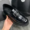 Nouveau Tête Ronde Semelle Épaisse Femmes Robe Chaussures De Luxe Designer Classique Lettre Boucle Mocassins Polyvalents Semelle En Caoutchouc Antidérapant Durable Dames Chaussures En Cuir De Veau