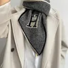 12% rabatt på halsduk Koreansk höst- och vinterbrev Mångsidig brittisk stil stickad ull halsduk Student varm liten sjal kvinna