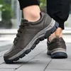 Zapatos de vestir para correr, zapatos de tablero grande para hombres, zapatos deportivos impermeables de cuero para otoño/invierno, zapatos informales para exteriores para mediana y tercera edad 230915