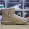 أحذية أسترالية نساء Ultra Mini Snow Boots مصمم الشتاء الكلاسيكي القصيرة II Boot في الكاحل من جلد الغنم الحفاظ