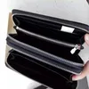 Jokerläder Långt toppkvalitetsdesigner Zippy Wallet Fashion Buckle Clutch Bag Elegant Belt Decorated Multi-Function Cardholder WO3202