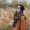 22 % Rabatt auf den neuen Live-Streaming-Schal mit doppelseitigen Buchstaben, Trend-Schal aus Kaschmir für Damen, verdickt
