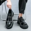 Scarpe Lefu da uomo con suola spessa e rialzata, moda casual, decorazione con fibbia in metallo, scarpe da lavoro versatili