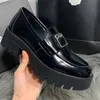 Nouveau Tête Ronde Semelle Épaisse Femmes Robe Chaussures De Luxe Designer Classique Lettre Boucle Mocassins Polyvalents Semelle En Caoutchouc Antidérapant Durable Dames Chaussures En Cuir De Veau