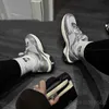 Sapatos de designer sapatos causais mulheres casuais correndo malha de prata sola grossa com antiderrapante e respirável esponja bolo esportes tênis ao ar livre