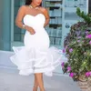 2019 White Plus Size Mermaid Wedding Dresses Sweetheart ärmlösa brudklänningar Teen Längd Tiered Ruffle Custom Made Wedding Dress220L