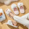Hausschuhe 2022 Kawaii Plüsch Bogen Nette rutschfeste Frühling und Herbst Erwachsene Schuhe Puppe Weibliche Innen Haushaltsgegenstände