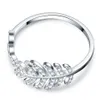 Anel de cocktail de cocktail de cristal branco anéis de casamento para mulheres de personalidade clássica Acessórias de mulheres276v