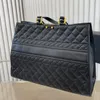 여성 고급 브랜드 가방 토트 백 통근 여행 대용량 배낭 핸드백 블랙 골드 컬러 40cm
