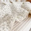 Coperte Fasce di cotone Mulsin Floreale Trapunta per bambini e cuscino Set biancheria da letto per culla 230915