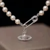 Nuove collane con ciondolo moda classica per donna Elegante collana con medaglione a 4/quattro foglie di trifoglio Catene girocollo di alta qualità Gioielli firmati Placcato in oro 18 carati ragazze AA