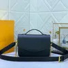 High-End Designer Women's Luxurys Crossbody Bag med kedjans avtagbar rem Justerbara axelväskor Pures M22952