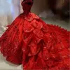 Donkerrode Quinceanera Jurken Uit de schouderbandjes Glinsterende pailletten Appliqué Ruches Gelaagde Sweet 16 Verjaardagsfeest Baljurk Op maat gemaakt