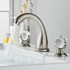 Küchenarmaturen installieren Waschbecken-Wasserhahn, antik gebürsteter Badezimmerschrank und kalte Doppelgriffe.