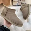 Super Mini-Schneestiefel für Damen, Winterprodukte, weiche und bequeme Knöchel, warmes Schaffell, Plüsch, Designer-Kurzstiefel, modisch, flacher Boden, 35–44, einfarbig