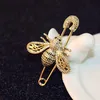 New trendy fashion luxury designer glittering cute lovely diamond crystal bee animal pin brooches jewelry for woman girls2408