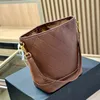 Borsa da donna di marca di lusso borsa a secchiello cucita in pelle scamosciata borsa a tracolla con catena in metallo borsa a tracolla singola borsa autunno e inverno di grande capacità 21 cm