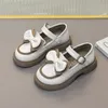 Кроссовки, 2023 г., детские лоферы для девочек, универсальные дышащие простые нескользящие кожаные туфли принцессы для детей 230915