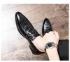 Sapatos masculinos de couro de grão de crocodilo, sapatos deslizantes para escritório e negócios, mocassins masculinos com fivela casual para meninos, sapatos de festa
