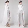 2022 Blanc Dentelle Combinaisons Femmes Robes De Bal Avec Cape Perles Manches Longues Robe De Soirée Pantalon Mode Robes Formelles Robe De Fes3397