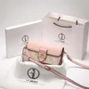 High-End-Damen-Licht-Unterarm-Quadrat 2024 neuer Sommer exquisite kleine Handtasche-Verkauf 60 % Rabatt im Online-Shop