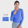 L-018 Camisetas femininas de manga comprida para ioga com dobras elásticas na cintura lateral Tops esportivos com nervuras Camiseta elástica fina adequada para a pele para exercícios em movimento