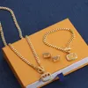 18K Gold Designer Ohrring V Schmuck Ohrstecker Luxus Diamant Kette Armbänder Anhänger Hochzeit Anhänger Halsketten Hochzeitsgeschenk