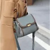 HBP Moda Orijinal Deri Kadın Çanta Crossbody Omuz Çantası Kadınların Yüksek Kapasitesi Gelişmiş Çanta 01