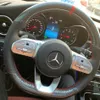 Nuova manica cucita a mano per volante con marcatura rossa in fibra di carbonio 5D e pelle scamosciata nera per Mercedes Benz A W177 2018-19263S