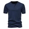 T-shirt da uomo T-shirt estiva a maniche corte con colletto tinta unita T-shirt casual allentata a tre bottoni