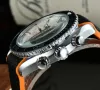 2023 Hoge kwaliteit heren quartz uurwerk horloge grijze wijzerplaat heren roestvrij staal glas achterkant sport rubberen band polshorloges horloges