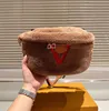 Moda Teddy Fluffy Bel Çanta Erkekler Gerçek Deri Tasarımcı Çanta Kadın Kabarık Bumbag Crossbody Kış Kadın Kemerleri Serseri Çantası Çantalar Fanny Paketleri