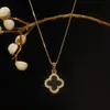 Модные ожерелья с подвеской в виде четырехлистного клевера для женщин, дизайнерская двухсторонняя цепочка с воротником-ракушкой, ювелирные изделия для вечеринок, оптовая продажа YMN035