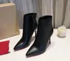 Dames Enkellaarsjes Winter Koeienhuid Zijkant elastische riem Sexy korte laarzen met hoge hakken leer Ronde kop Designer Koeienhuid Naakt Bootss schoenen EU35-43