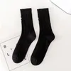 Chaussettes déchirées à Tube moyen et haut pour hommes et femmes, chaussettes de mendiant en coton pour Couples, bas à aiguilles épaisses unisexes, automne et hiver