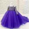 2021 LACE BEADED FLOWER GIRL DRESSS BALL GOWN SHEER NECK Långärmare Lilttle Kids Födelsedagstävling Wedding Gowns231G