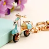 Nyckelringar Fashion Motorcykel Keychain Trinket Motor Scooter 5 Färger Crystal Car Key Chain Bag Charm Women's Ring