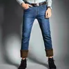 Klassiska varma jeans för män svart stretch denim manliga jeans fleece fodrad för män vinter varm plus storlek 28-401318a