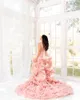 Бальные платья Роскошный розовый тюль для беременных с бантом и V-образным вырезом с длинным шлейфом Очень пушистые вечерние платья для беременных для Po Shoot Baby Shower