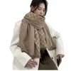 Foulard de designer Big Taille Femmes Imprimé Broderie Écharpe Soie Hiver Imprimer Foulard Satin Carré Foulards De Luxe De Noël presen2391