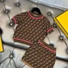 Vêtements pour enfants Filles Jupe de créateur et chemise à col rond Ensemble Bébé filles Vêtements Enfants Survêtement Lettre complète Tenue d'été Kid Top Tees et