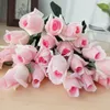 Decoratieve bloemen 10 stuks Voel Real Touch Rose Bud Faux Tak voor luxe huisdecoratie Valentijnsdag geschenk Bruiloft Decor Nep Rozen