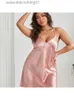 Robes décontractées de base Da Jia glace soie rose suspendus pyjamas chemise de nuit Sexy décontracté Imitation soie robes de grande taille L230918