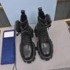 Schwarze Stiefel aus gebürstetem Leder und Nylon mit Tasche für Herren, klobige Martin-Stiefel, Plateau-Cowboy-Stiefel, Schnür-Bikerstiefel, leichte Profilsohle aus Gummi