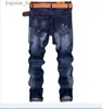 Mäns jeans unika män nödställda rippade raka ben jeans modedesigner retro tvättade broderier blekt streetwear svarta denim byxor jb164 l230918