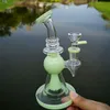 Pyramid Design Purple Bong avec embout court Nect Pomme de douche Perc Narguilés 7 pouces 14mm Joint femelle Huile Rigs Mini Dab Rig Tuyaux d'eau Heady Glass Bubbler XL275