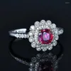 Bagues de cluster S925 Princesse Fleur Rouge Gemstone Engagement Party Dames Bague Bijoux De Mode Exquis Décoration Petite Amie