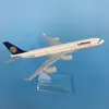 Model Diecast samochód Jason Tutu 16cm Lufthansa Airbus A340 Model samolotowy model samolotowy metal DIECAST metal 1/400 Scale Drop 230915